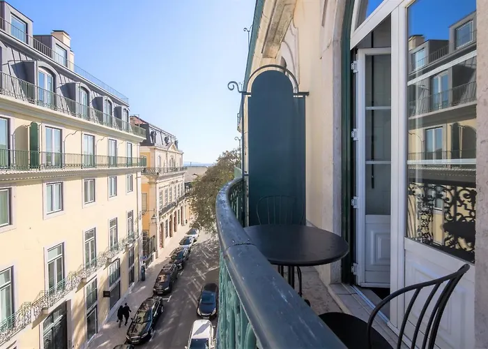 Nomad\'S Fine Arts In Chiado